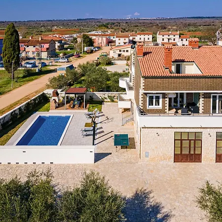 Berg Villa *